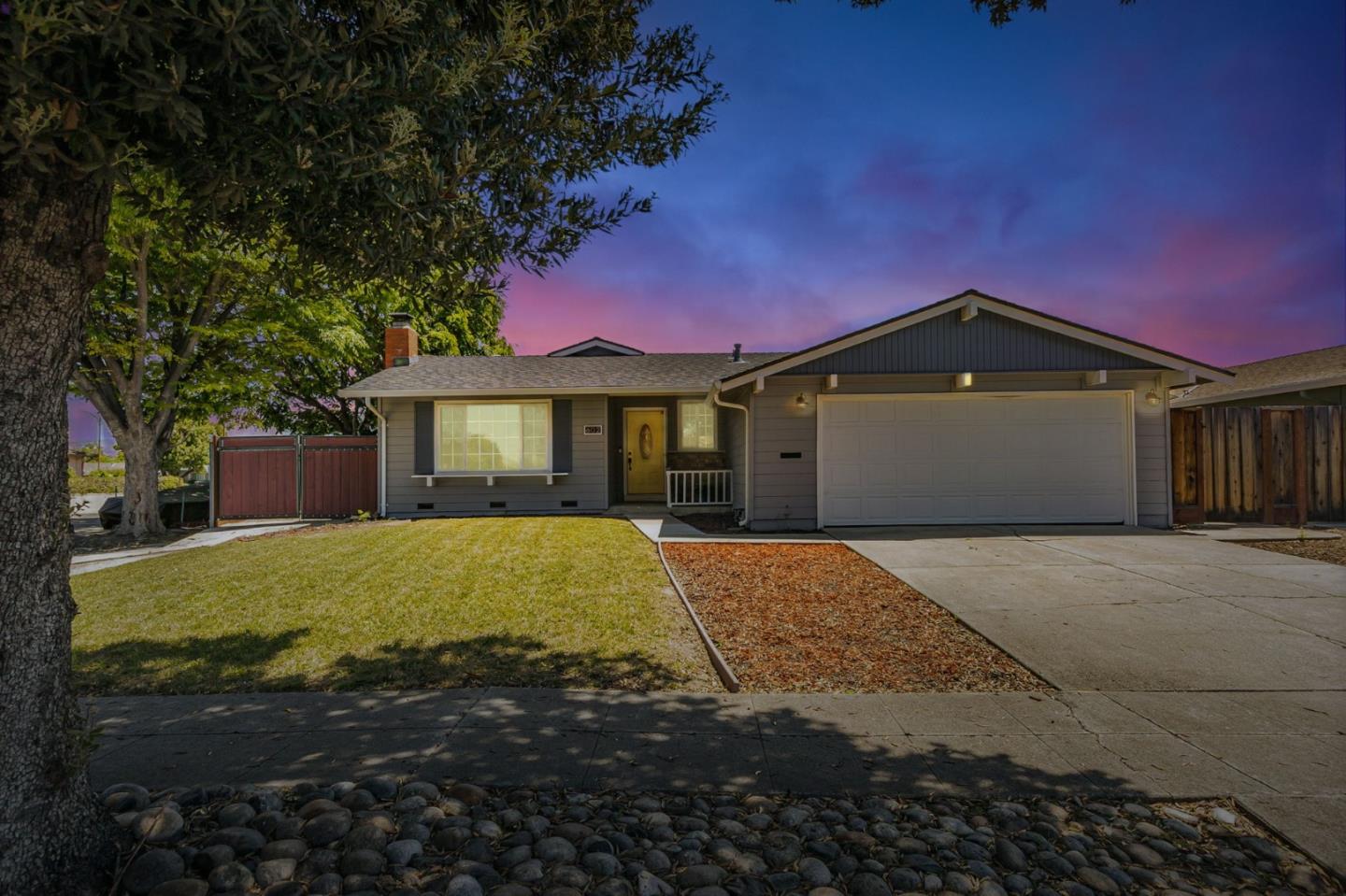 Detail Gallery Image 2 of 46 For 602 Azule Ave, San Jose,  CA 95123 - 4 Beds | 2 Baths