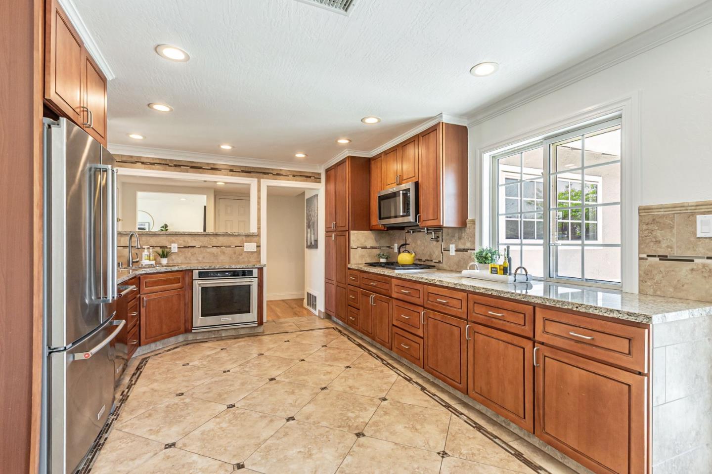 Detail Gallery Image 9 of 46 For 602 Azule Ave, San Jose,  CA 95123 - 4 Beds | 2 Baths