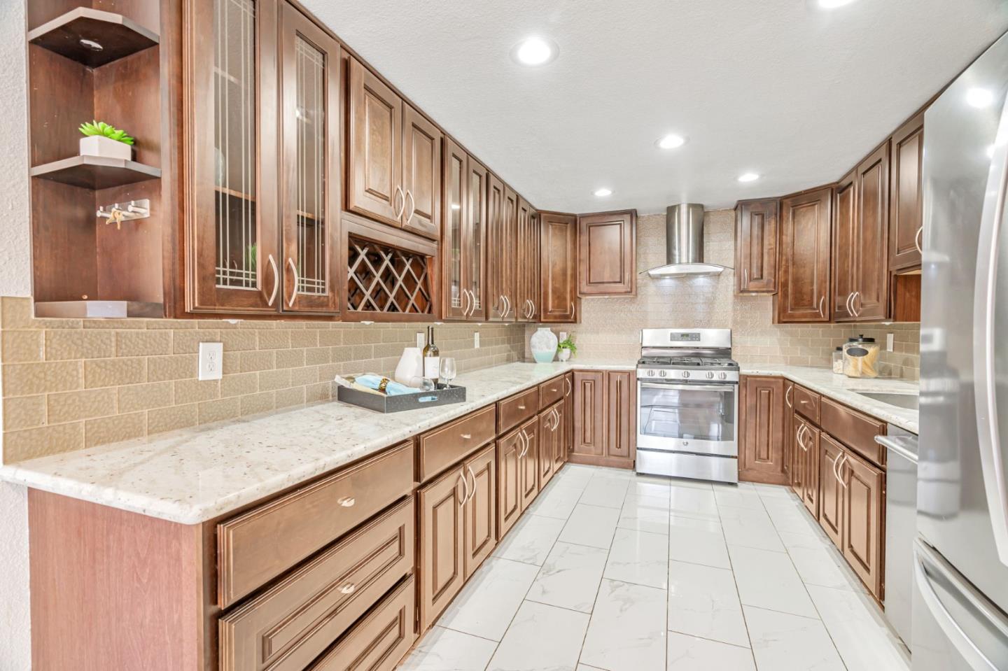 Detail Gallery Image 11 of 26 For 3915 Jerabek Ct, San Jose,  CA 95136 - 3 Beds | 2 Baths