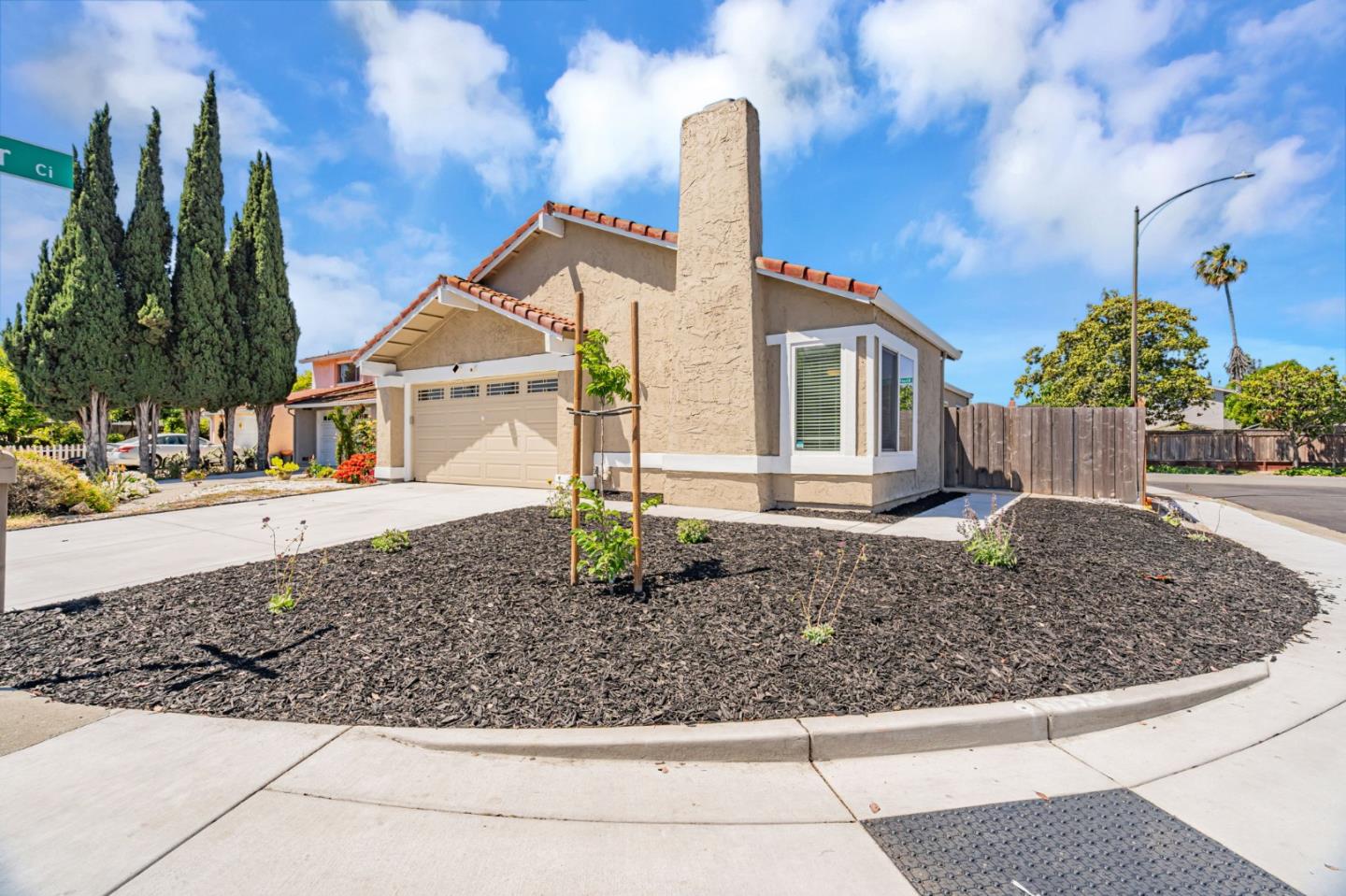 Detail Gallery Image 2 of 26 For 3915 Jerabek Ct, San Jose,  CA 95136 - 3 Beds | 2 Baths