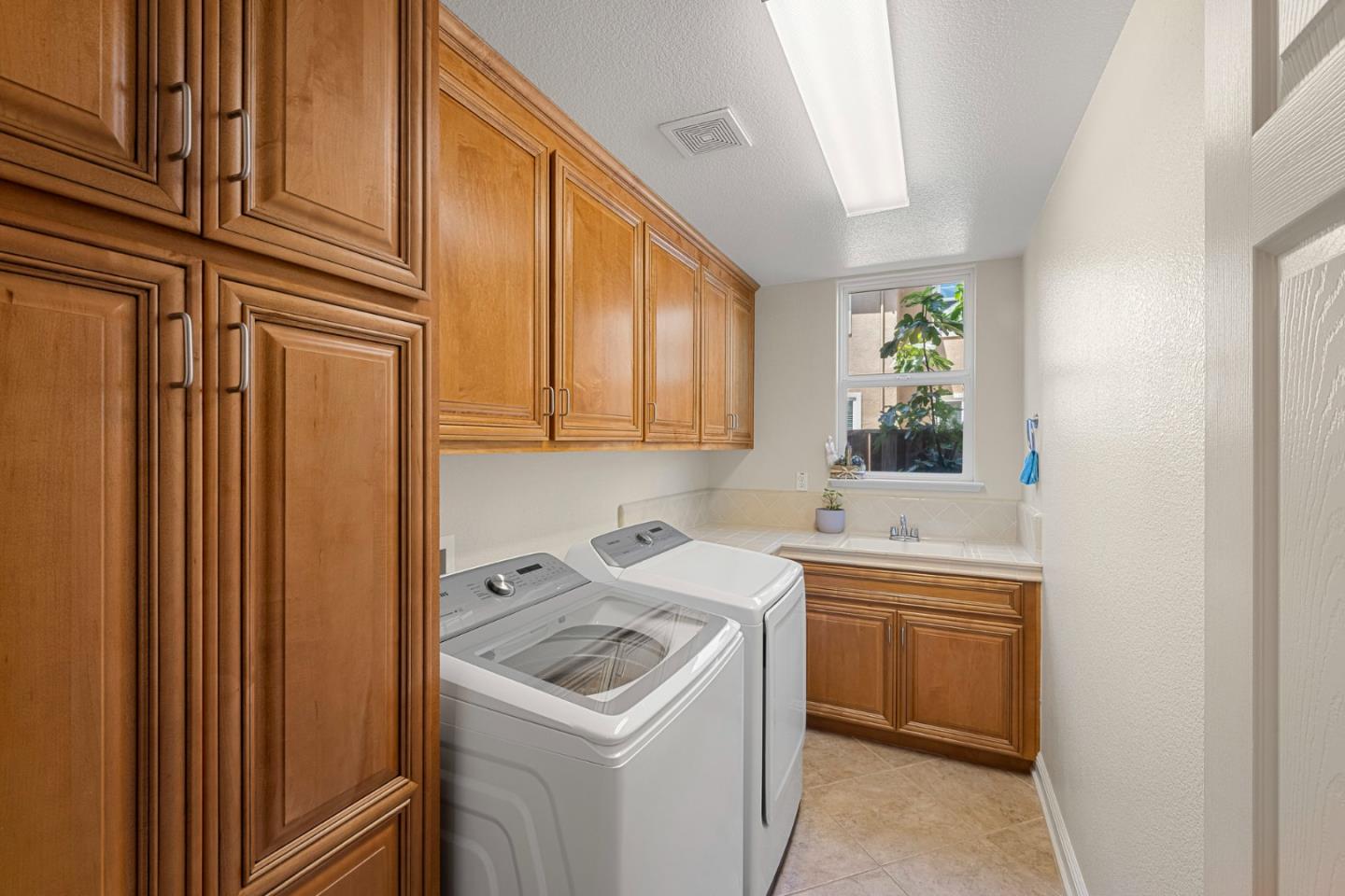 Detail Gallery Image 25 of 59 For 5871 Masoni Place, Gilroy,  CA 95020 - 4 Beds | 2/1 Baths