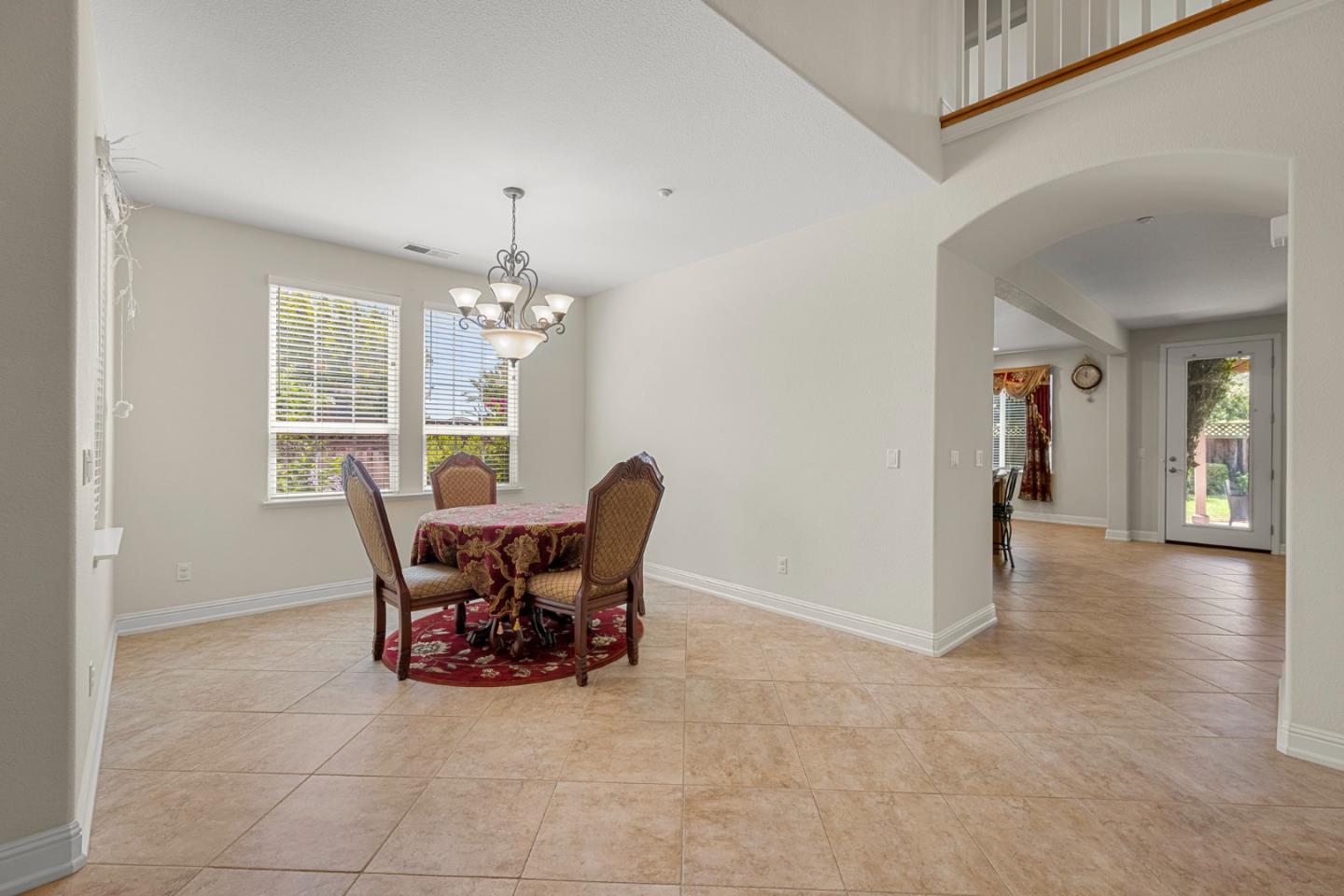Detail Gallery Image 5 of 59 For 5871 Masoni Place, Gilroy,  CA 95020 - 4 Beds | 2/1 Baths