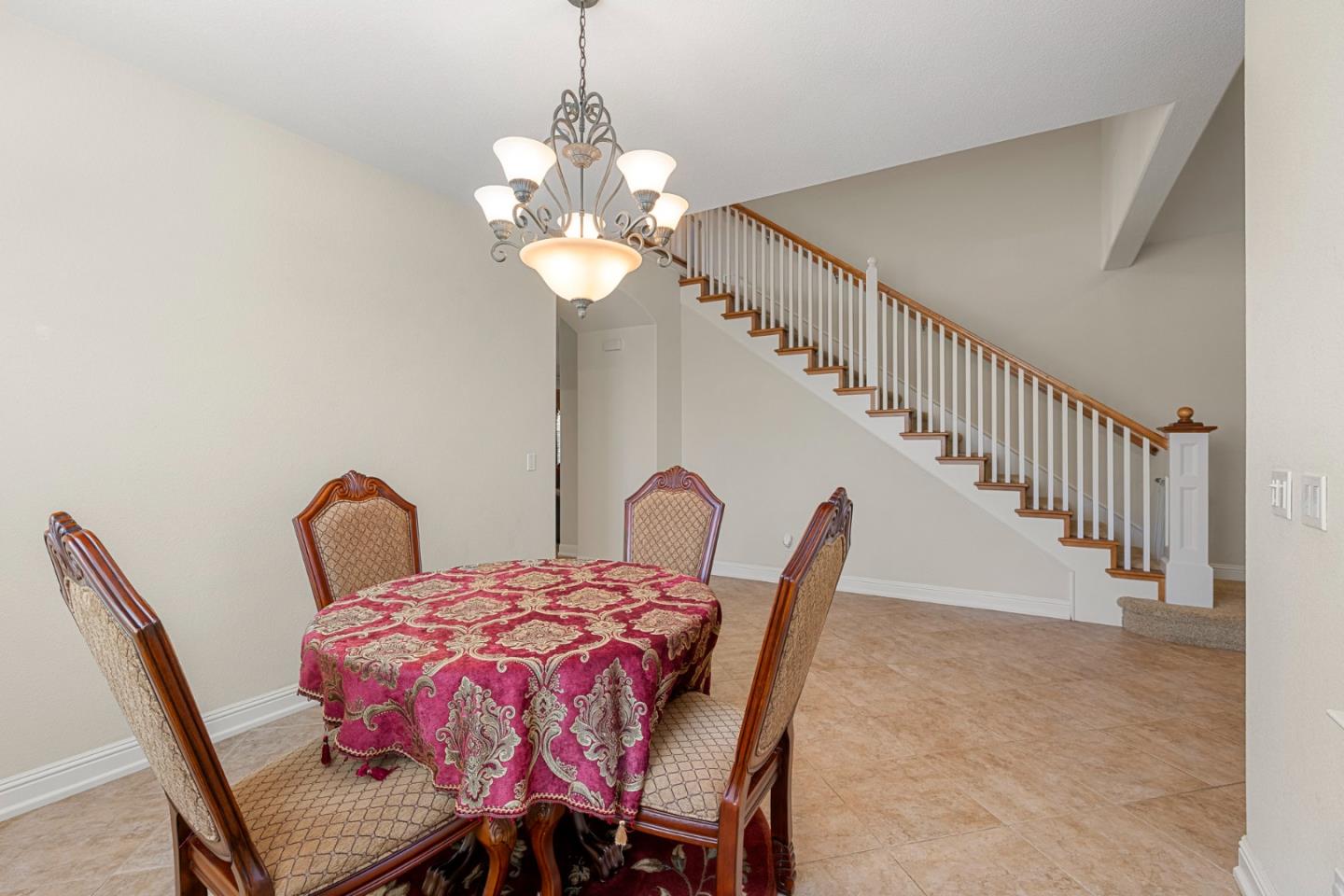 Detail Gallery Image 6 of 59 For 5871 Masoni Place, Gilroy,  CA 95020 - 4 Beds | 2/1 Baths