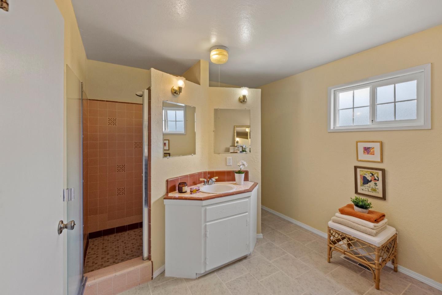 Detail Gallery Image 12 of 19 For 3155 Shuler Cir, Marina,  CA 93933 - 3 Beds | 2 Baths