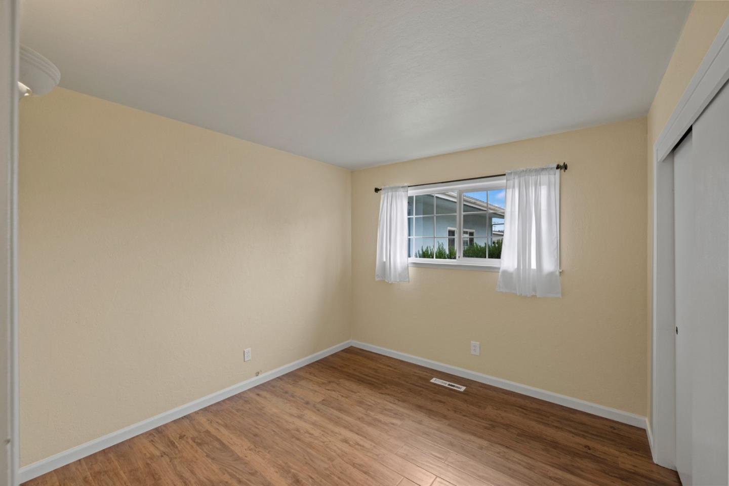 Detail Gallery Image 13 of 19 For 3155 Shuler Cir, Marina,  CA 93933 - 3 Beds | 2 Baths