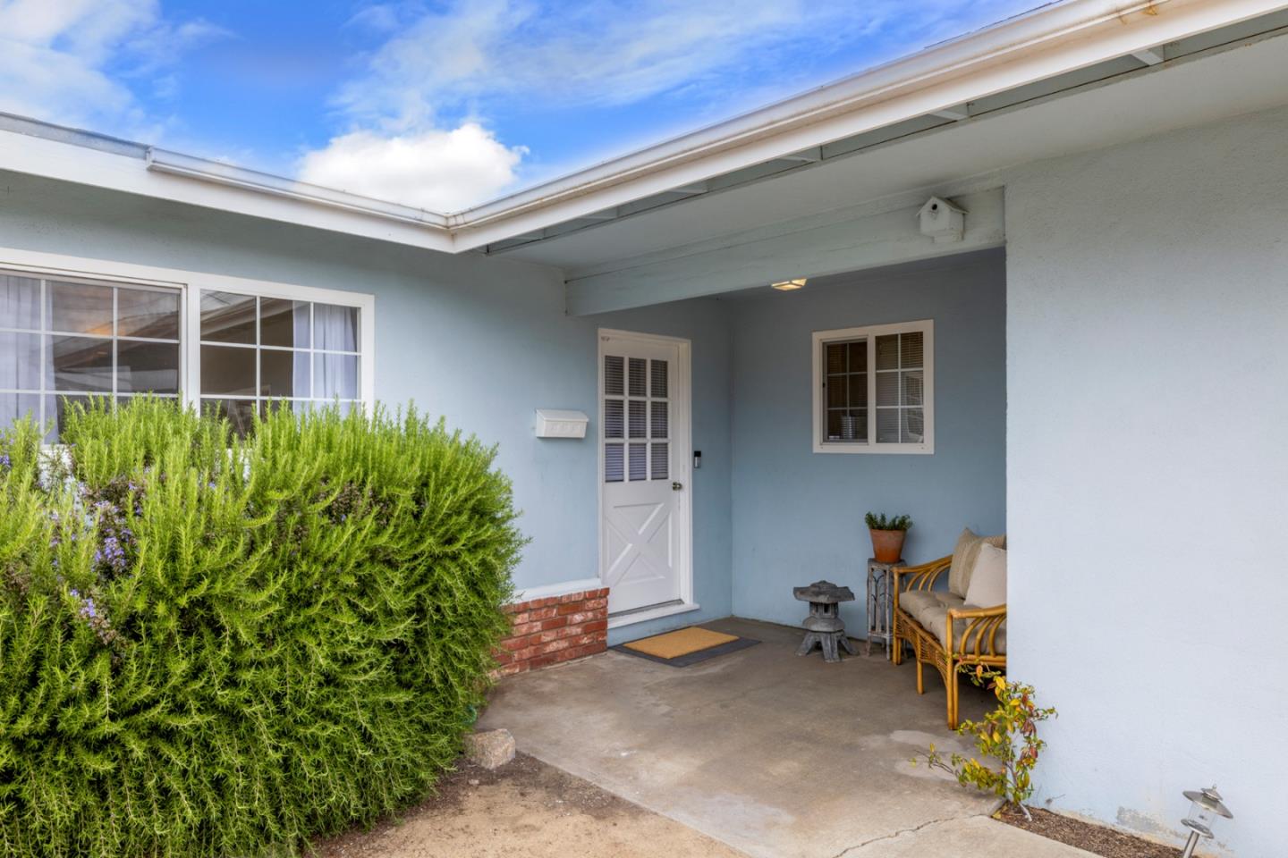 Detail Gallery Image 2 of 19 For 3155 Shuler Cir, Marina,  CA 93933 - 3 Beds | 2 Baths