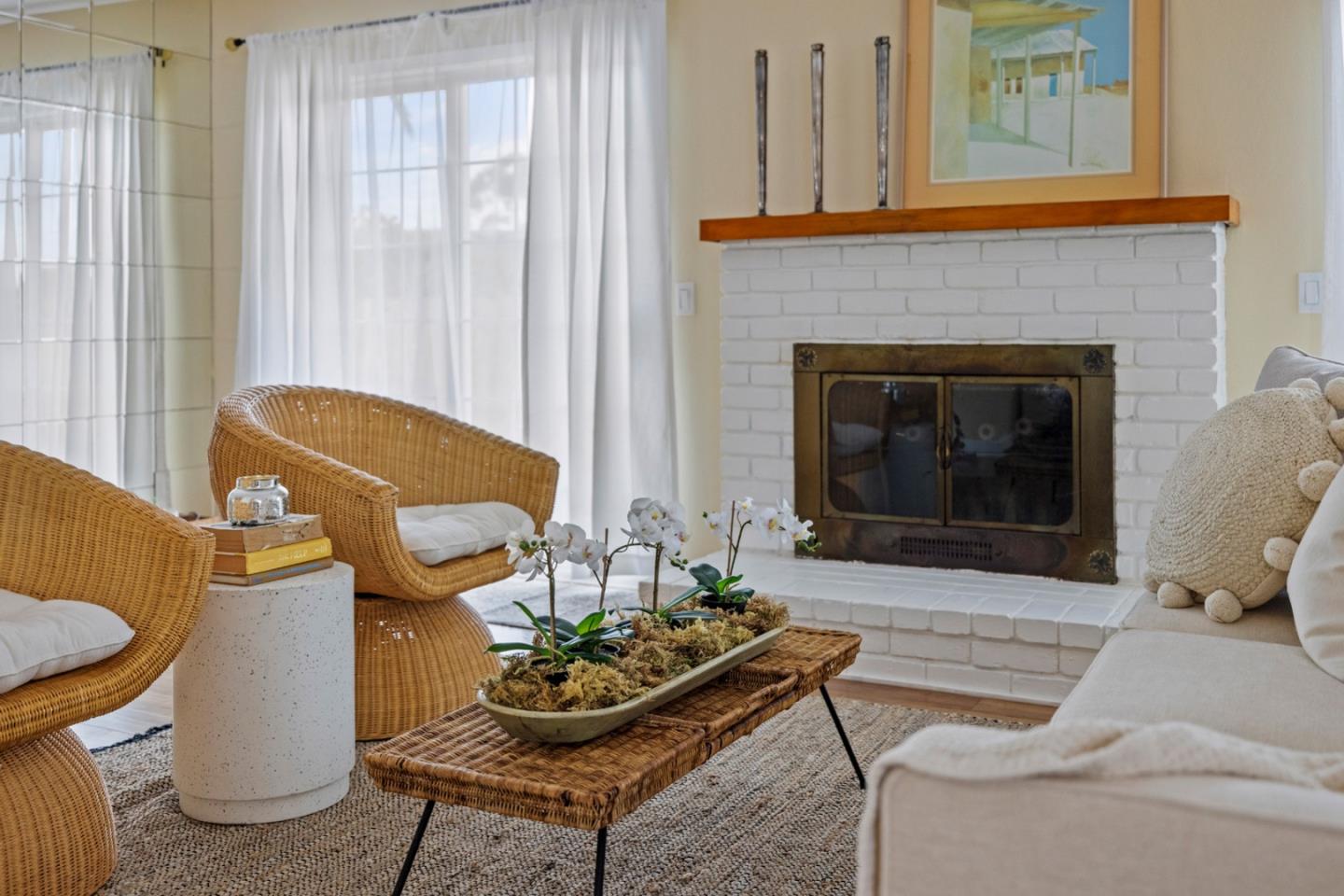 Detail Gallery Image 4 of 19 For 3155 Shuler Cir, Marina,  CA 93933 - 3 Beds | 2 Baths