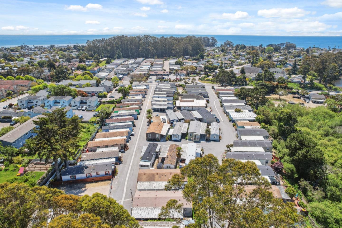 Detail Gallery Image 19 of 33 For 2565 Portola Dr #39,  Santa Cruz,  CA 95062 - 3 Beds | 2 Baths