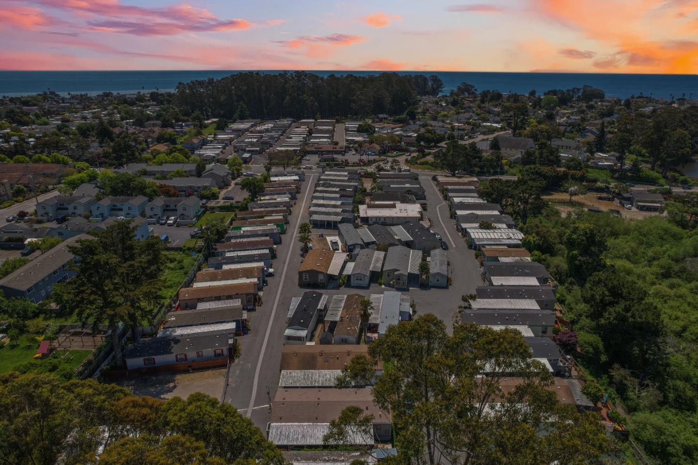 Detail Gallery Image 27 of 33 For 2565 Portola Dr #39,  Santa Cruz,  CA 95062 - 3 Beds | 2 Baths