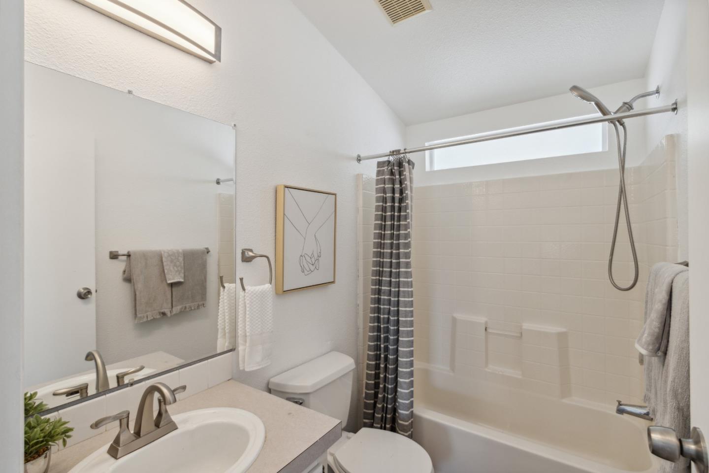 Detail Gallery Image 5 of 33 For 2565 Portola Dr #39,  Santa Cruz,  CA 95062 - 3 Beds | 2 Baths