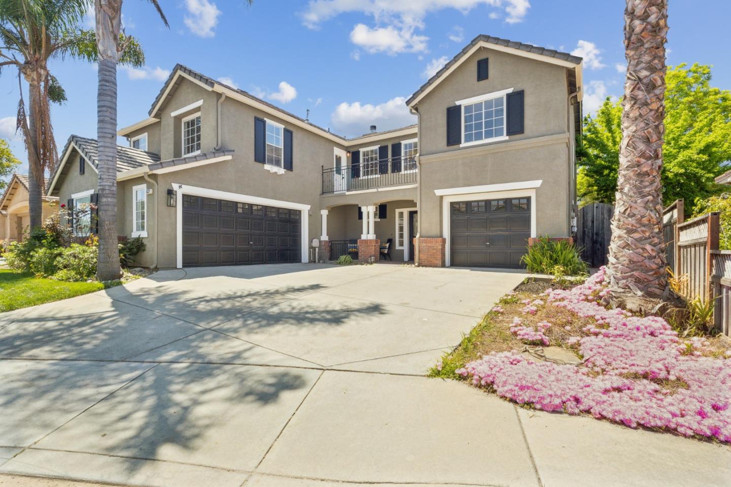 Detail Gallery Image 2 of 58 For 6371 Blackberry Ct, Gilroy,  CA 95020 - 5 Beds | 3 Baths