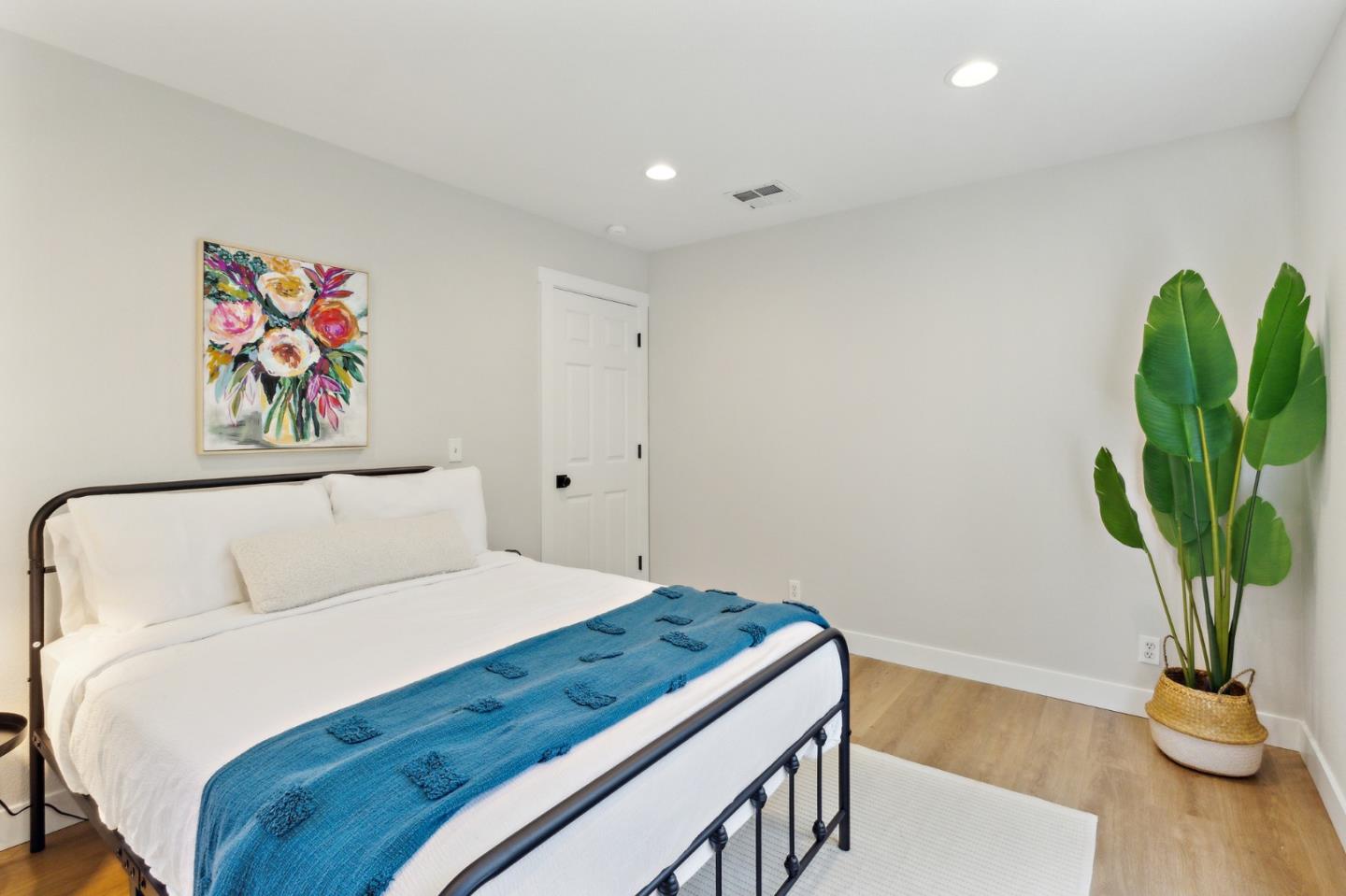 Detail Gallery Image 20 of 58 For 6371 Blackberry Ct, Gilroy,  CA 95020 - 5 Beds | 3 Baths