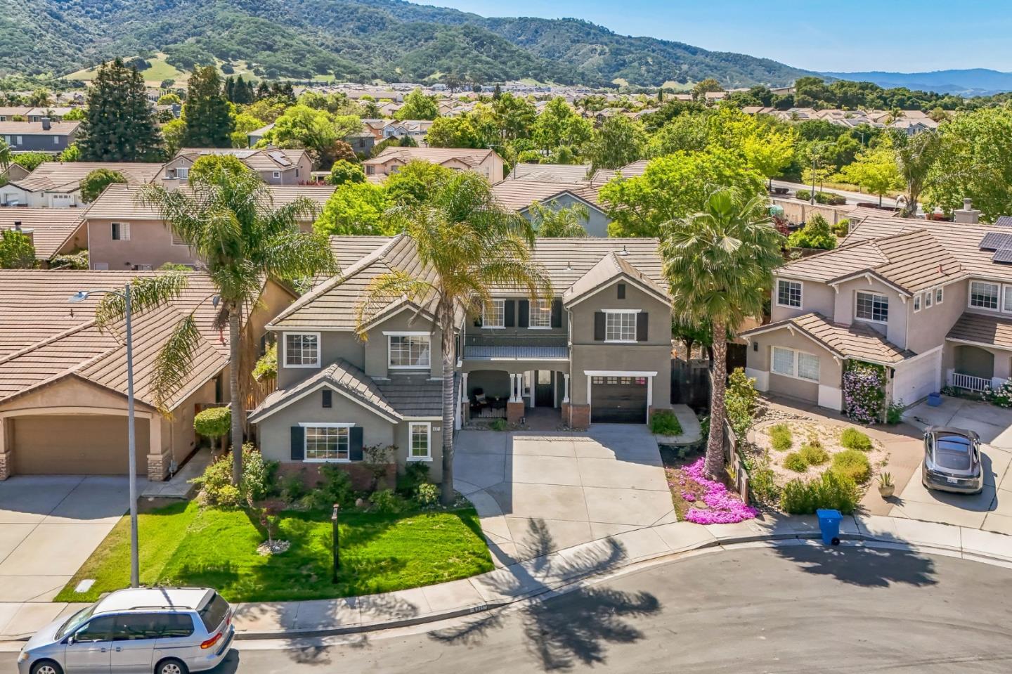 Detail Gallery Image 4 of 58 For 6371 Blackberry Ct, Gilroy,  CA 95020 - 5 Beds | 3 Baths