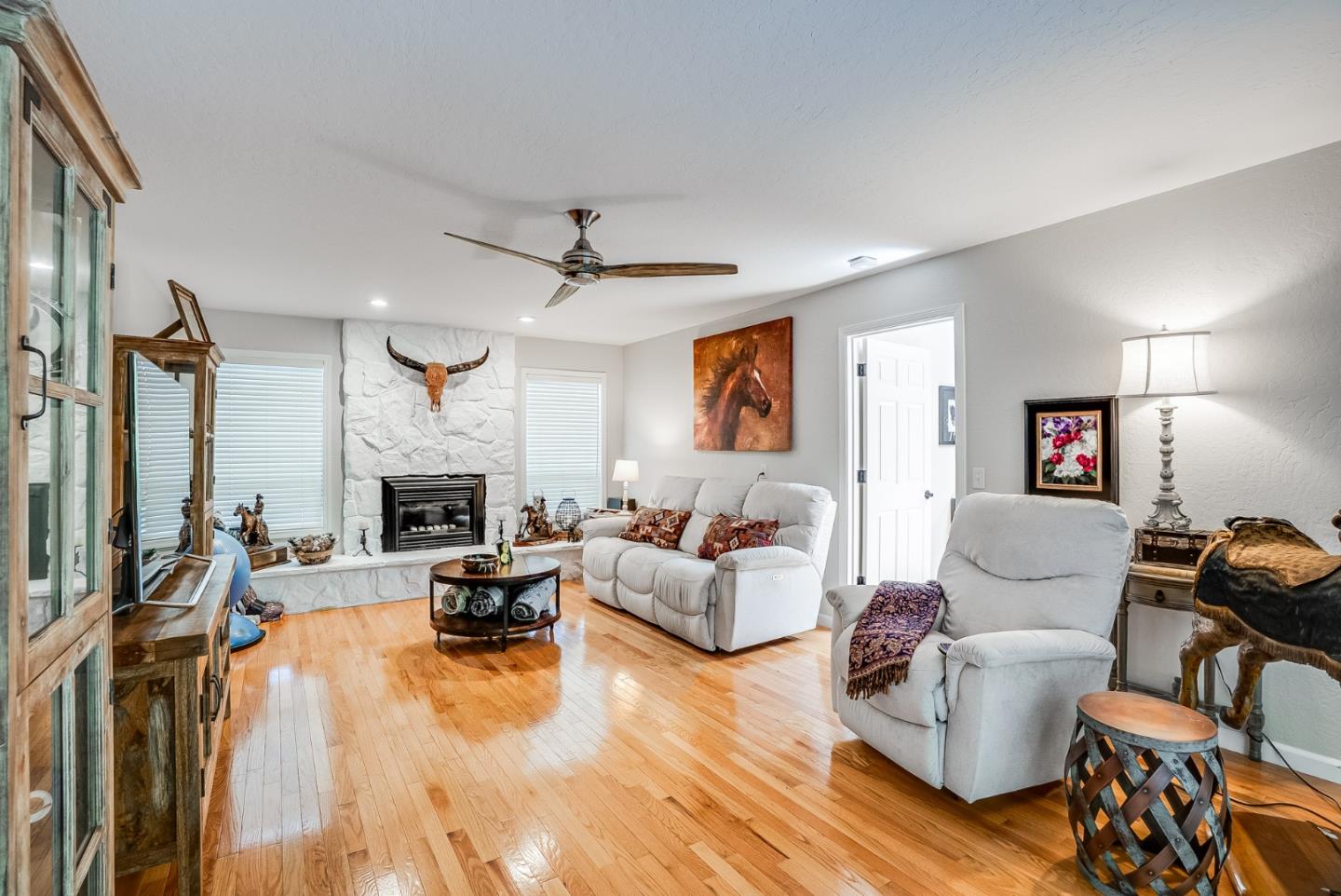 Detail Gallery Image 13 of 40 For 9 Nunes Rd, Watsonville,  CA 95076 - 3 Beds | 2 Baths