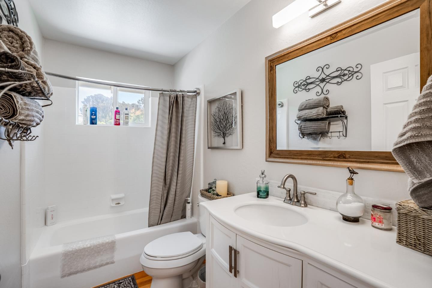 Detail Gallery Image 15 of 40 For 9 Nunes Rd, Watsonville,  CA 95076 - 3 Beds | 2 Baths
