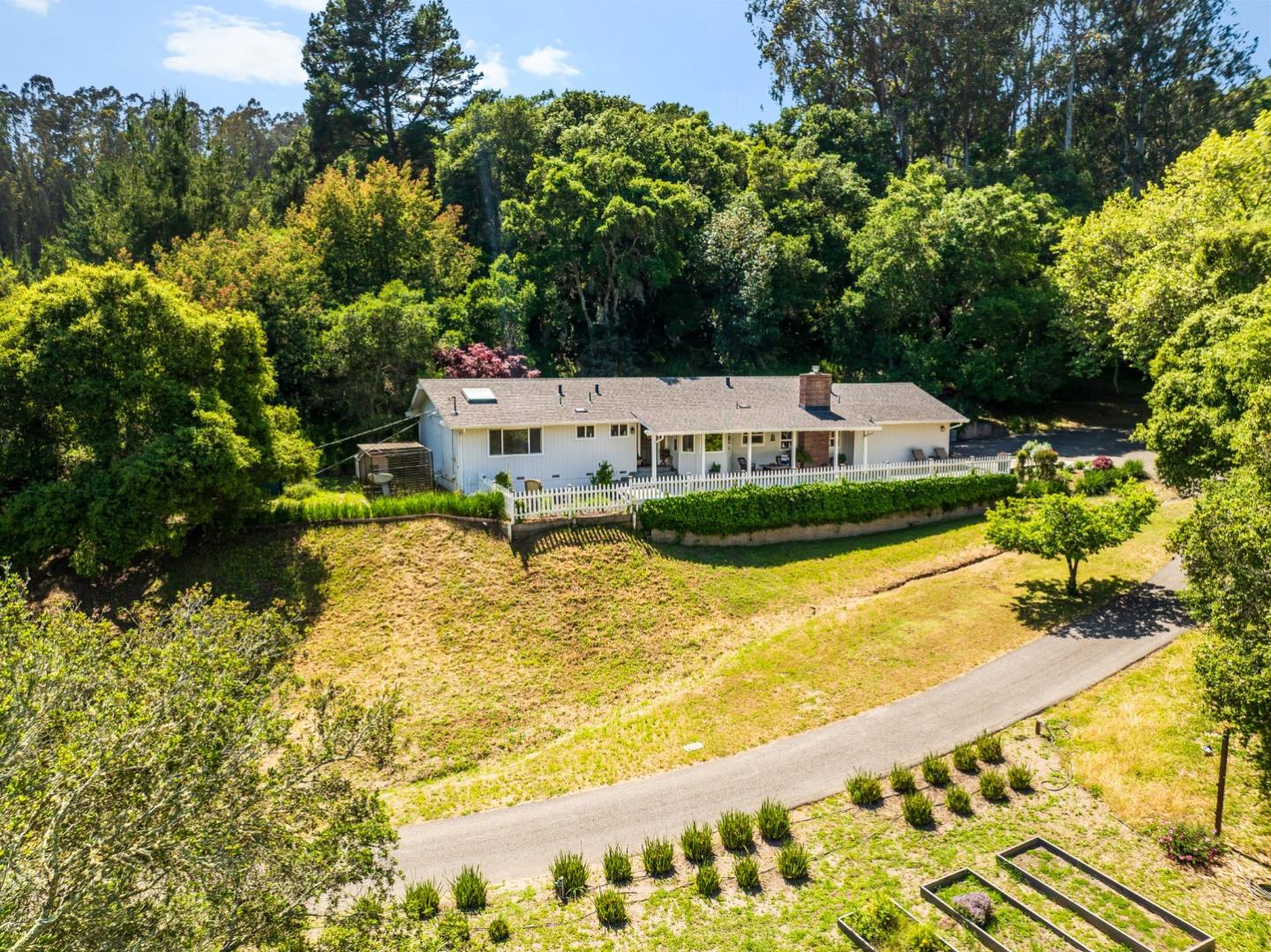 Detail Gallery Image 2 of 40 For 9 Nunes Rd, Watsonville,  CA 95076 - 3 Beds | 2 Baths