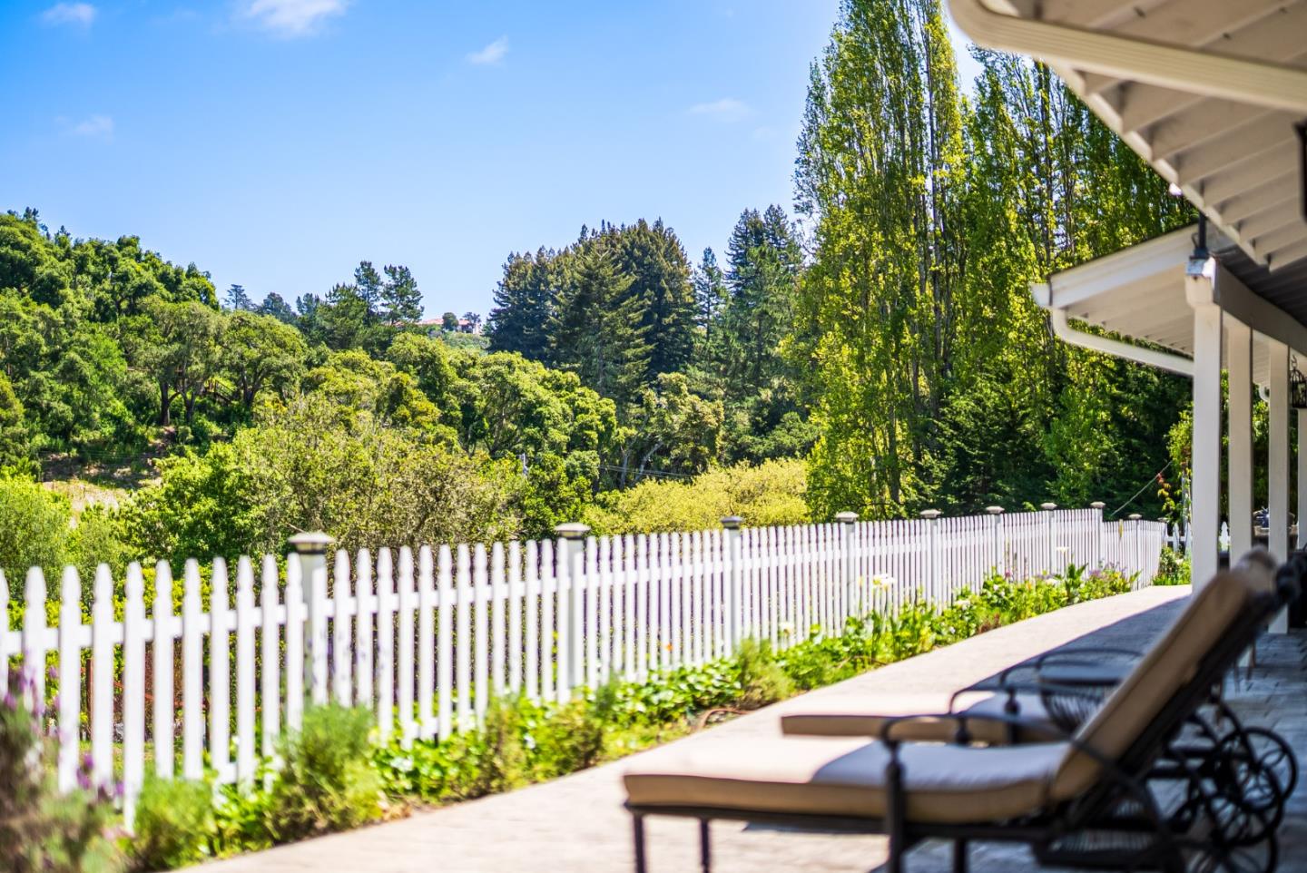 Detail Gallery Image 3 of 40 For 9 Nunes Rd, Watsonville,  CA 95076 - 3 Beds | 2 Baths