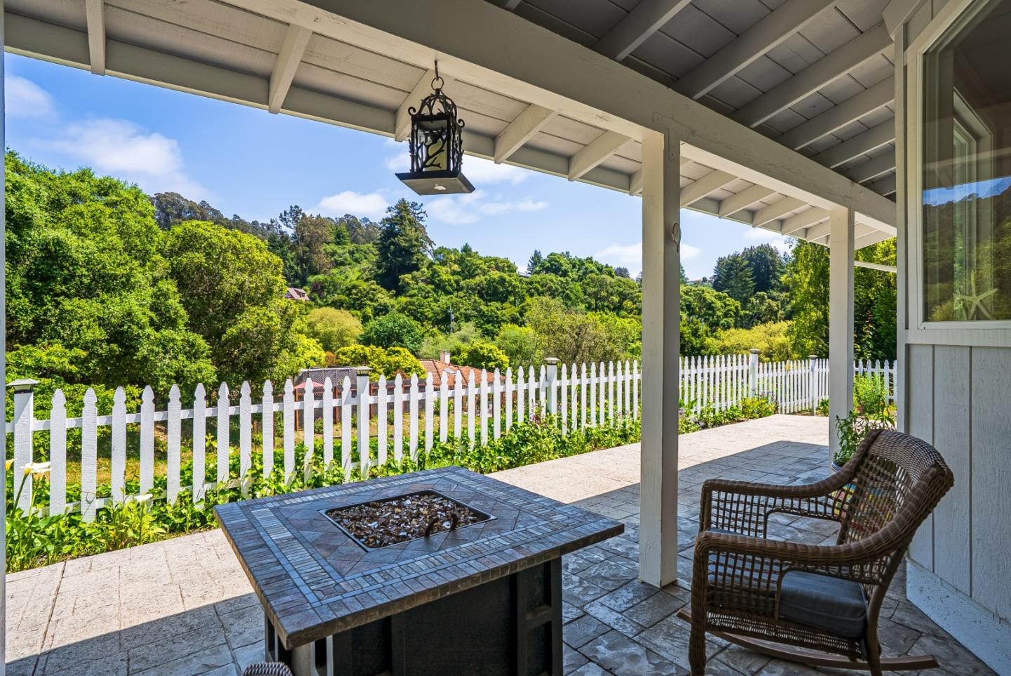 Detail Gallery Image 4 of 40 For 9 Nunes Rd, Watsonville,  CA 95076 - 3 Beds | 2 Baths
