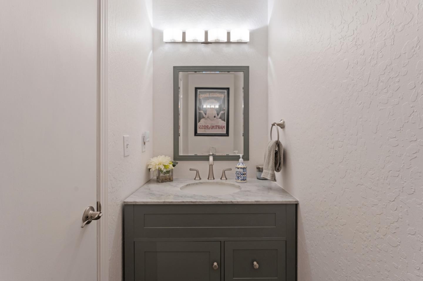 Detail Gallery Image 18 of 46 For 3054 Aptos Hill Ln, Aptos,  CA 95003 - 3 Beds | 2/1 Baths