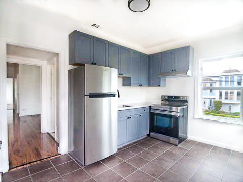Detail Gallery Image 5 of 12 For 212 Village Ln a,  Daly City,  CA 94015 - 2 Beds | 1 Baths