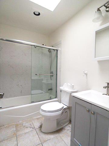 Detail Gallery Image 7 of 12 For 212 Village Ln a,  Daly City,  CA 94015 - 2 Beds | 1 Baths