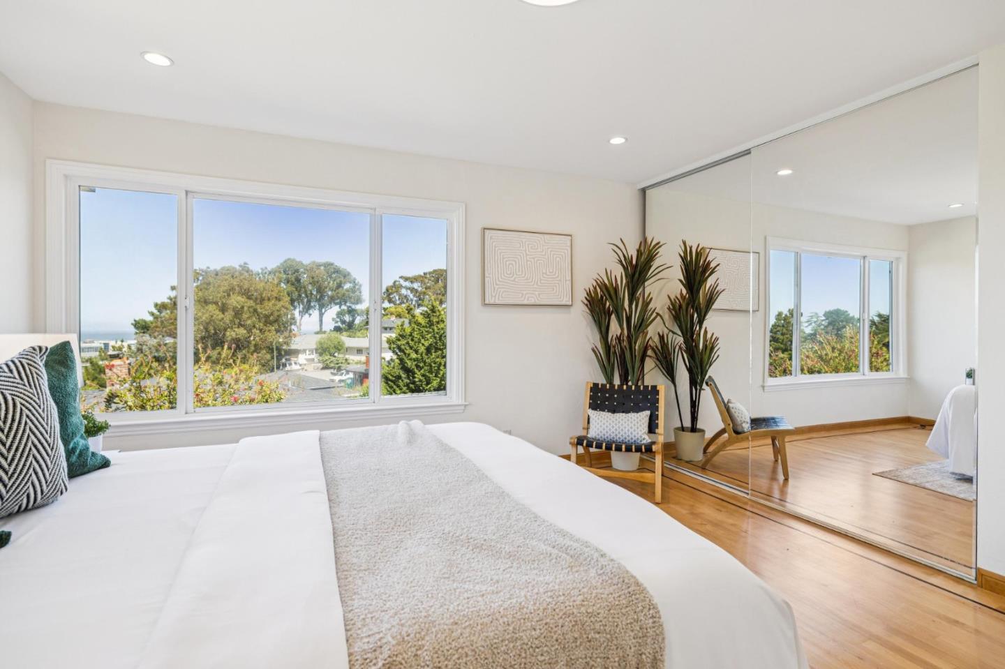 Detail Gallery Image 33 of 59 For 1209 Lake St, Millbrae,  CA 94030 - 6 Beds | 5/1 Baths