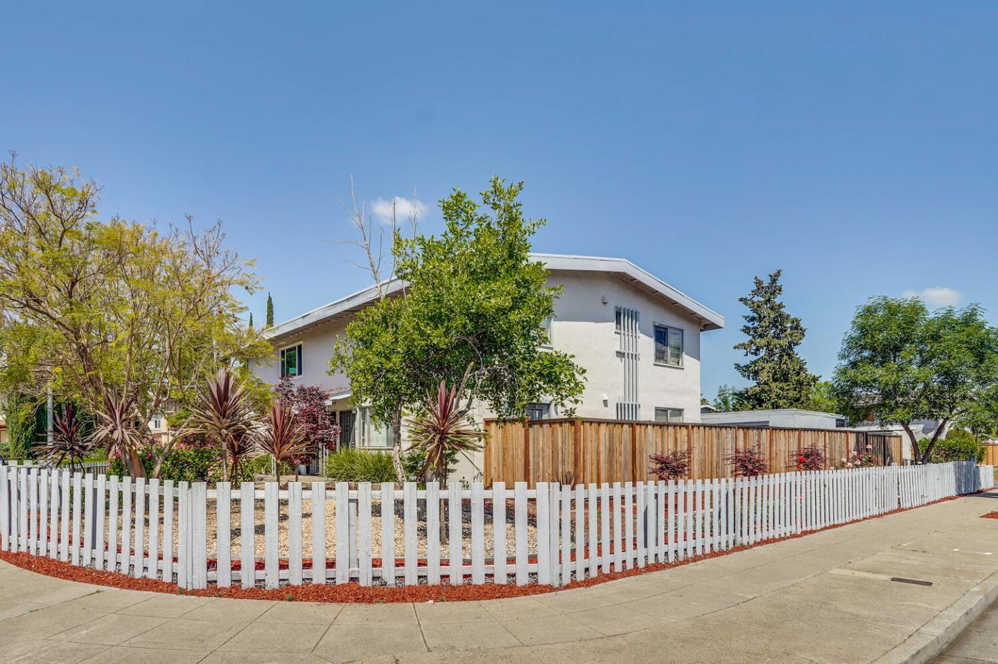 Detail Gallery Image 8 of 39 For 603 Beta Ct, Campbell,  CA 95008 - – Beds | – Baths
