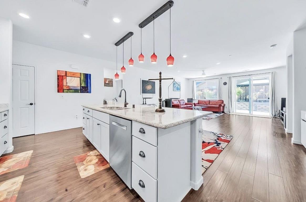 Detail Gallery Image 16 of 51 For 1219 Steinbeck Dr, Hollister,  CA 95023 - 3 Beds | 2 Baths