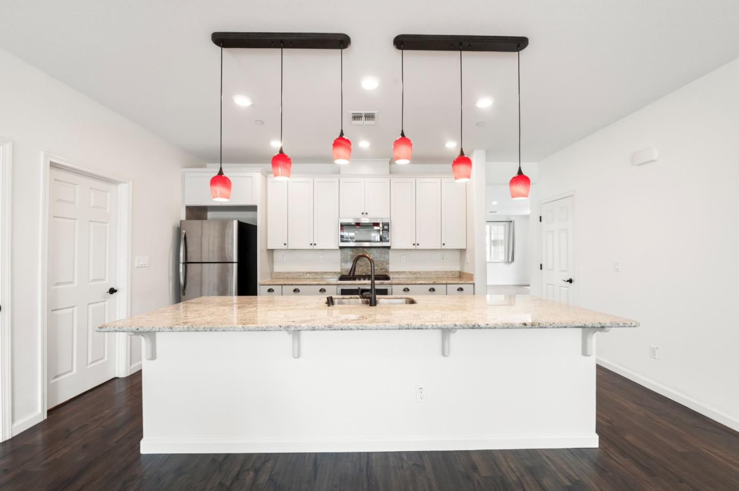Detail Gallery Image 17 of 51 For 1219 Steinbeck Dr, Hollister,  CA 95023 - 3 Beds | 2 Baths