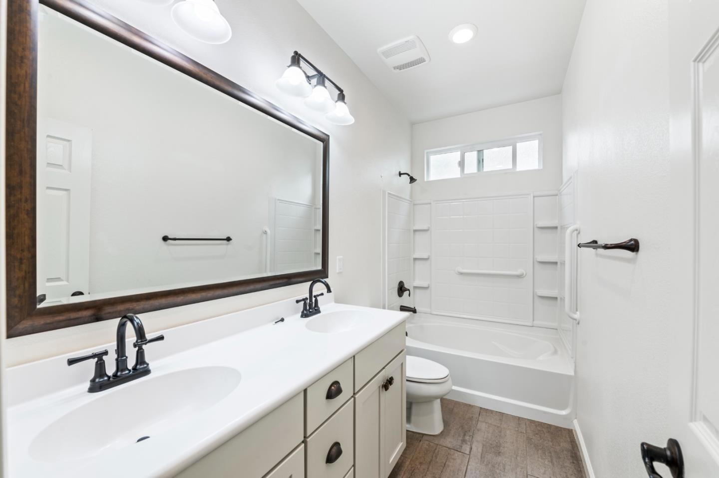 Detail Gallery Image 27 of 51 For 1219 Steinbeck Dr, Hollister,  CA 95023 - 3 Beds | 2 Baths