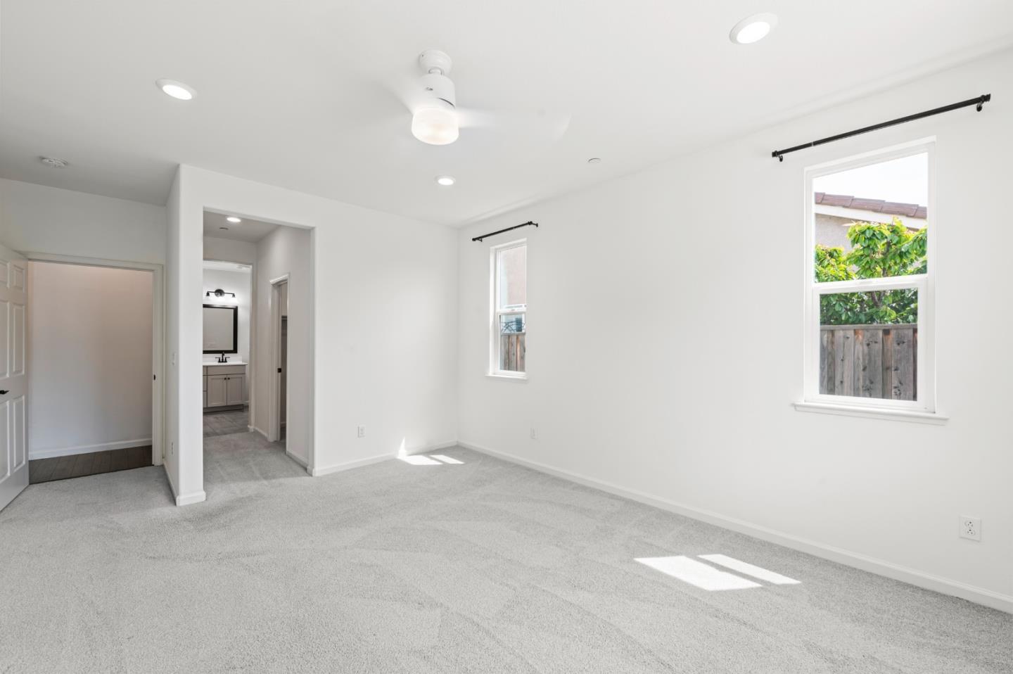 Detail Gallery Image 35 of 51 For 1219 Steinbeck Dr, Hollister,  CA 95023 - 3 Beds | 2 Baths