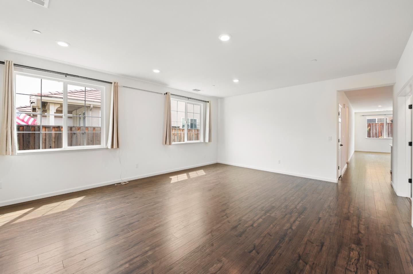 Detail Gallery Image 7 of 51 For 1219 Steinbeck Dr, Hollister,  CA 95023 - 3 Beds | 2 Baths