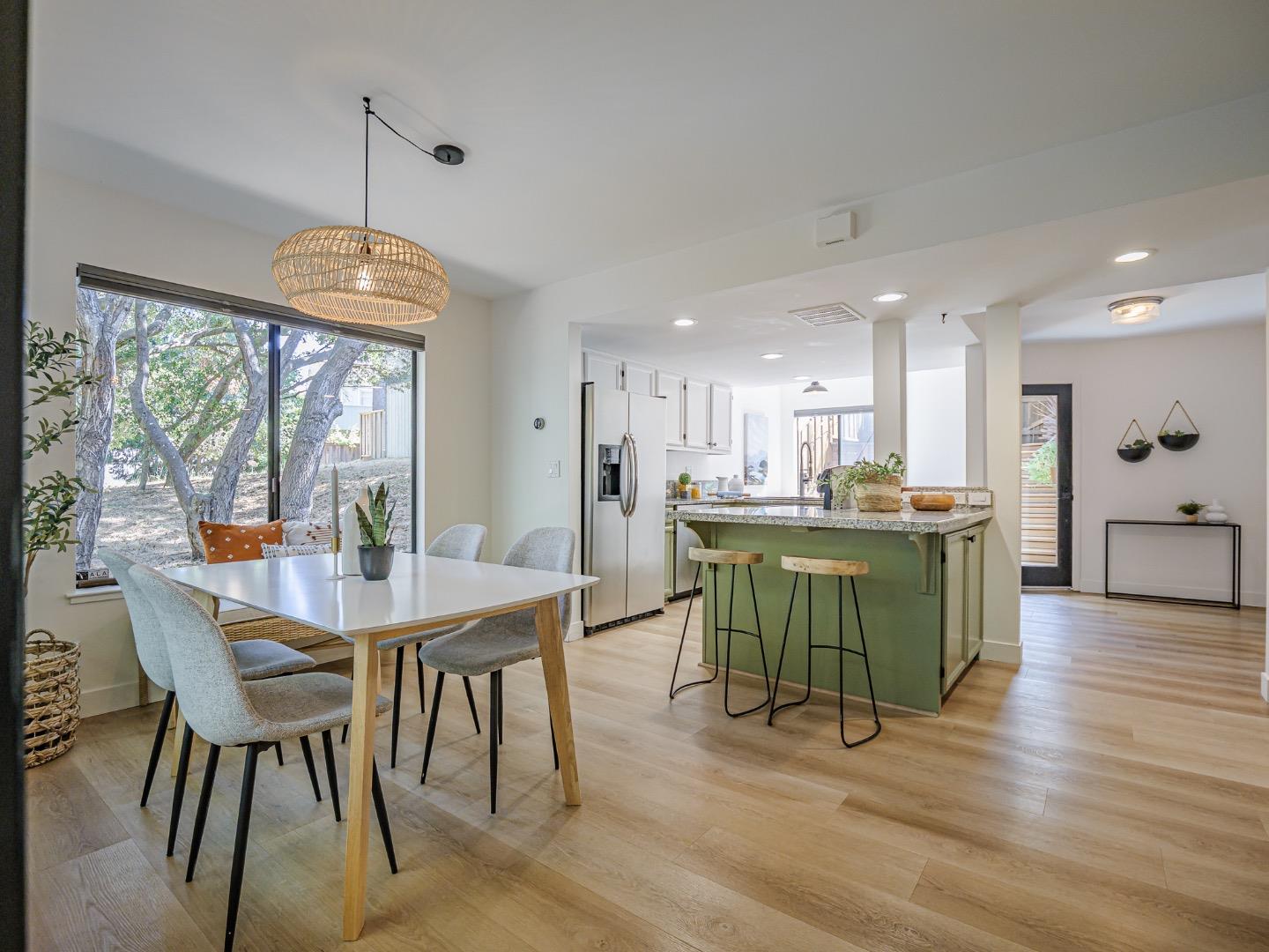 Detail Gallery Image 14 of 39 For 3410 Kenilworth Ln, Santa Cruz,  CA 95065 - 2 Beds | 2/1 Baths