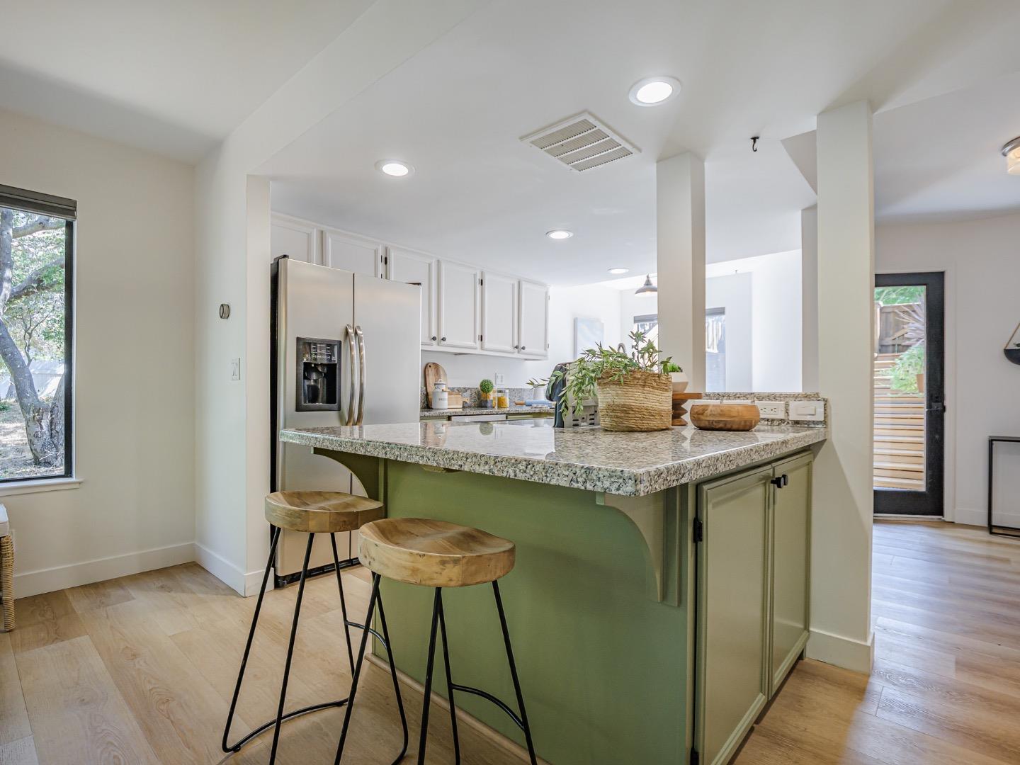Detail Gallery Image 16 of 39 For 3410 Kenilworth Ln, Santa Cruz,  CA 95065 - 2 Beds | 2/1 Baths