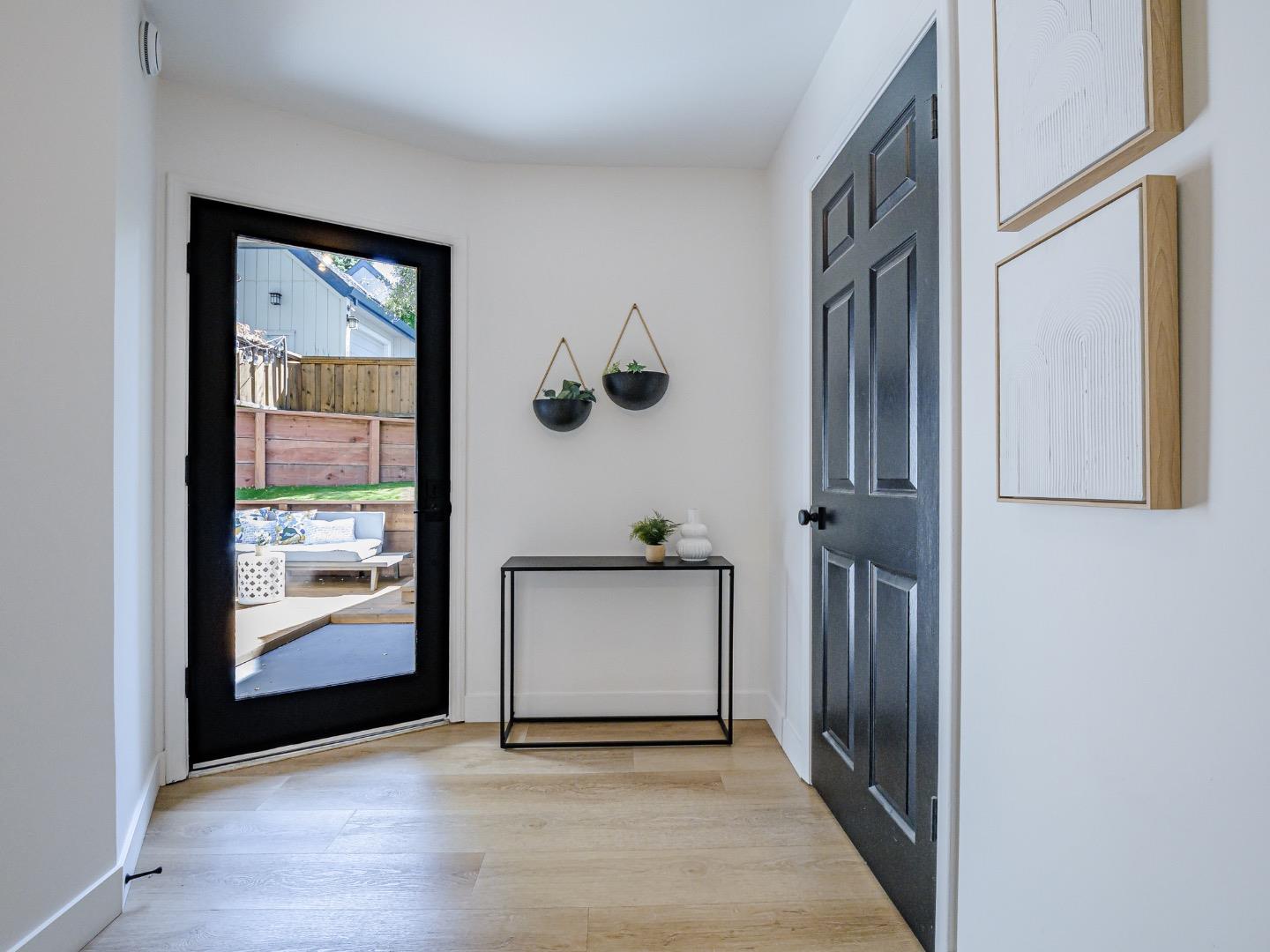 Detail Gallery Image 4 of 39 For 3410 Kenilworth Ln, Santa Cruz,  CA 95065 - 2 Beds | 2/1 Baths