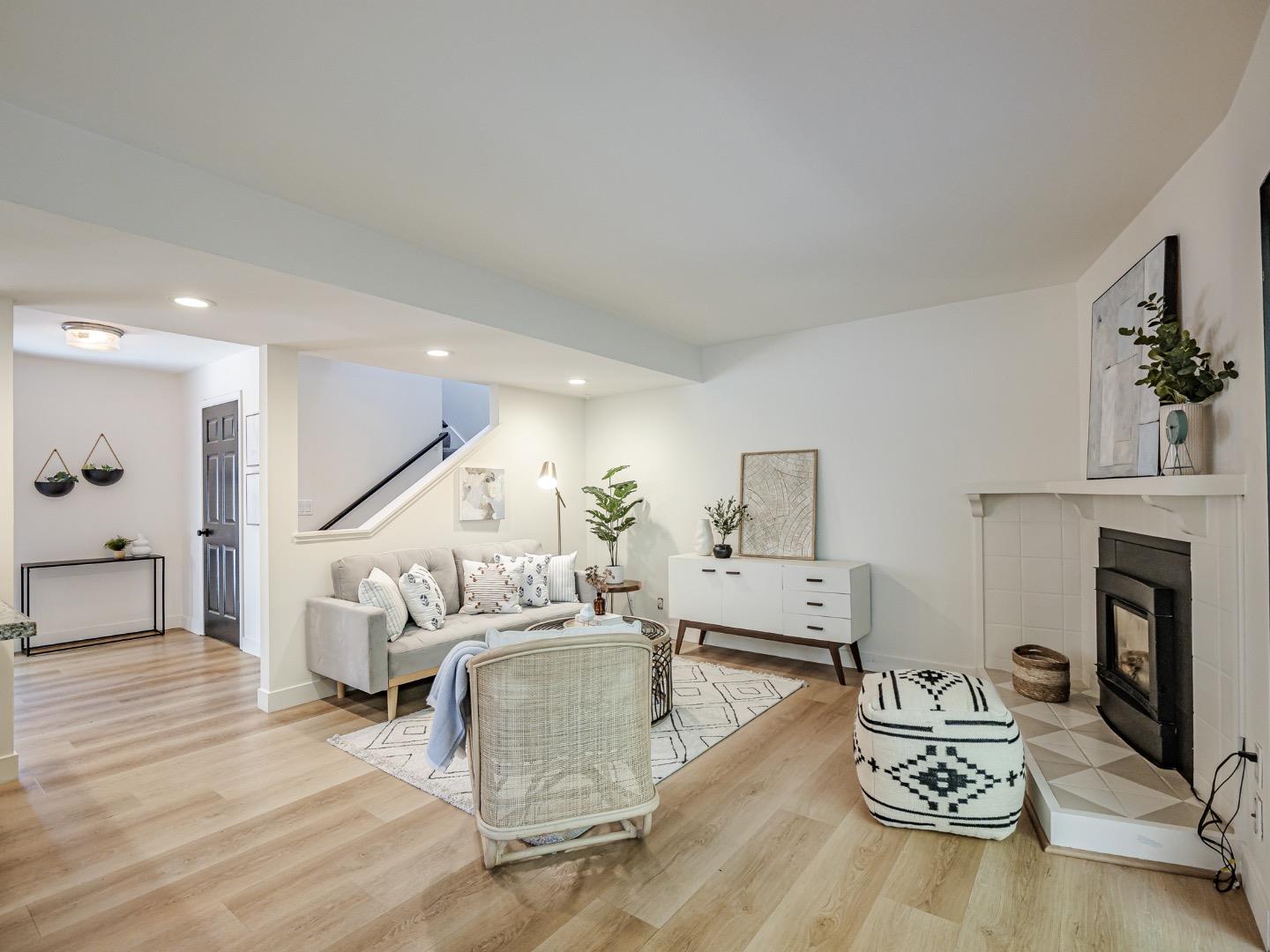 Detail Gallery Image 6 of 39 For 3410 Kenilworth Ln, Santa Cruz,  CA 95065 - 2 Beds | 2/1 Baths