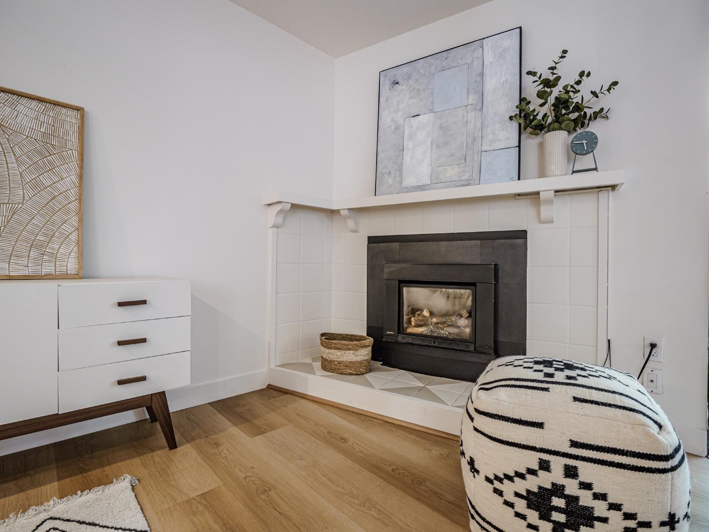 Detail Gallery Image 7 of 39 For 3410 Kenilworth Ln, Santa Cruz,  CA 95065 - 2 Beds | 2/1 Baths