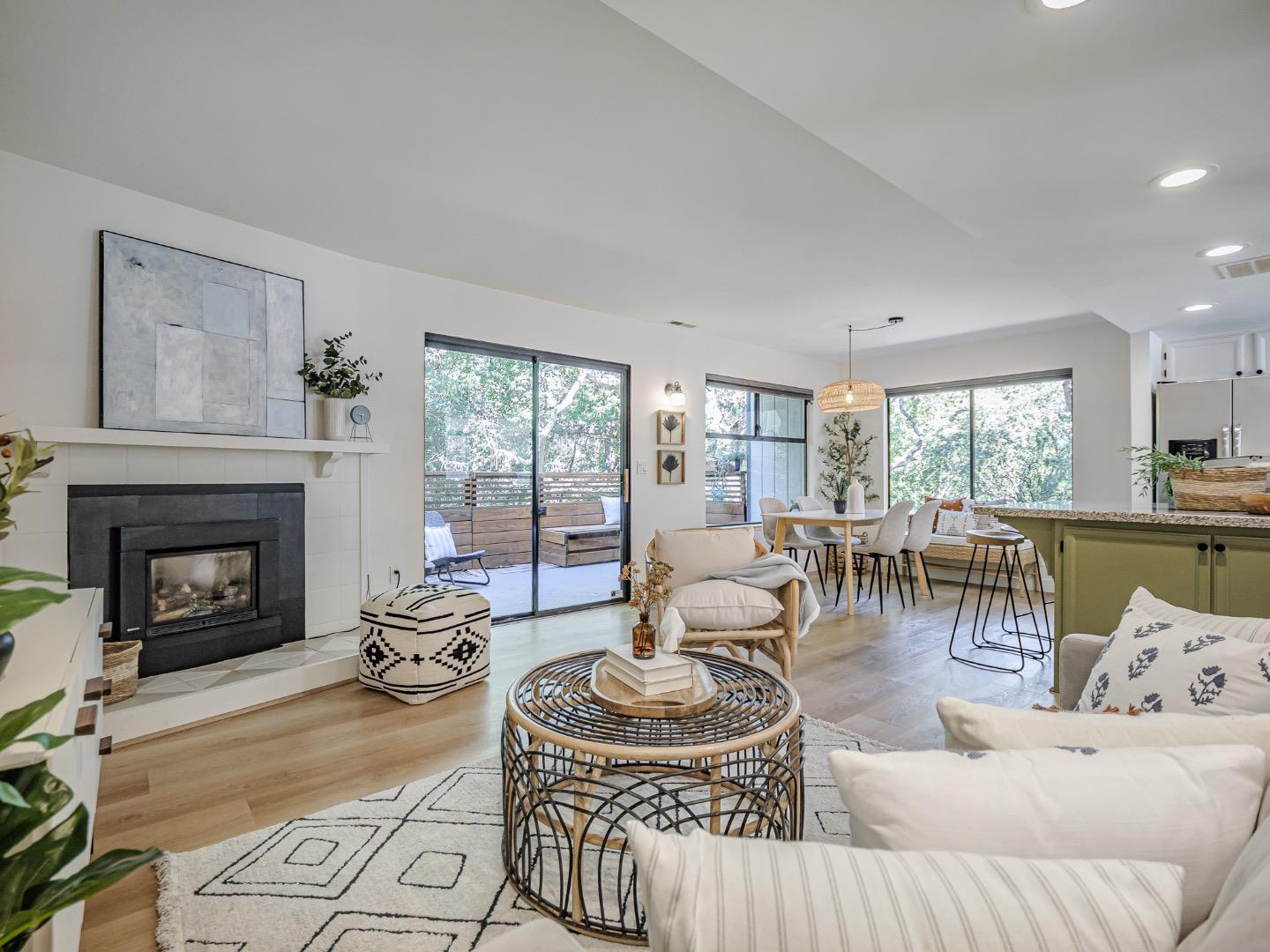 Detail Gallery Image 8 of 39 For 3410 Kenilworth Ln, Santa Cruz,  CA 95065 - 2 Beds | 2/1 Baths