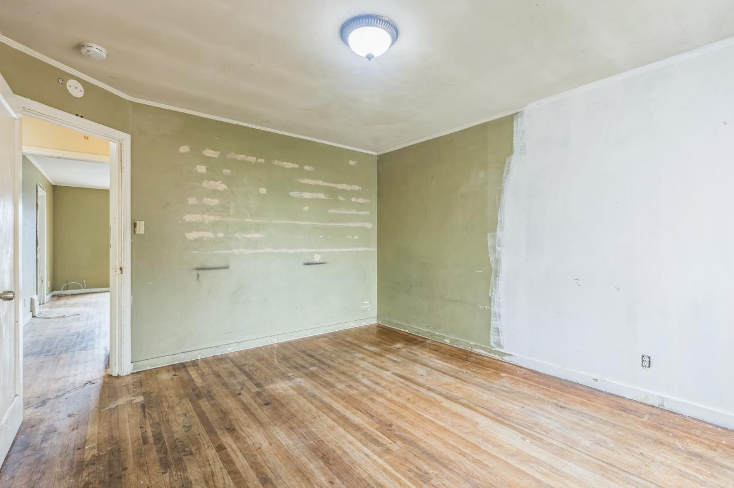 property-img