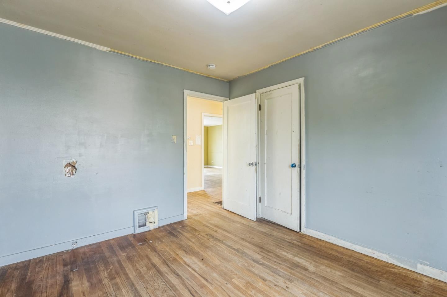 property-img