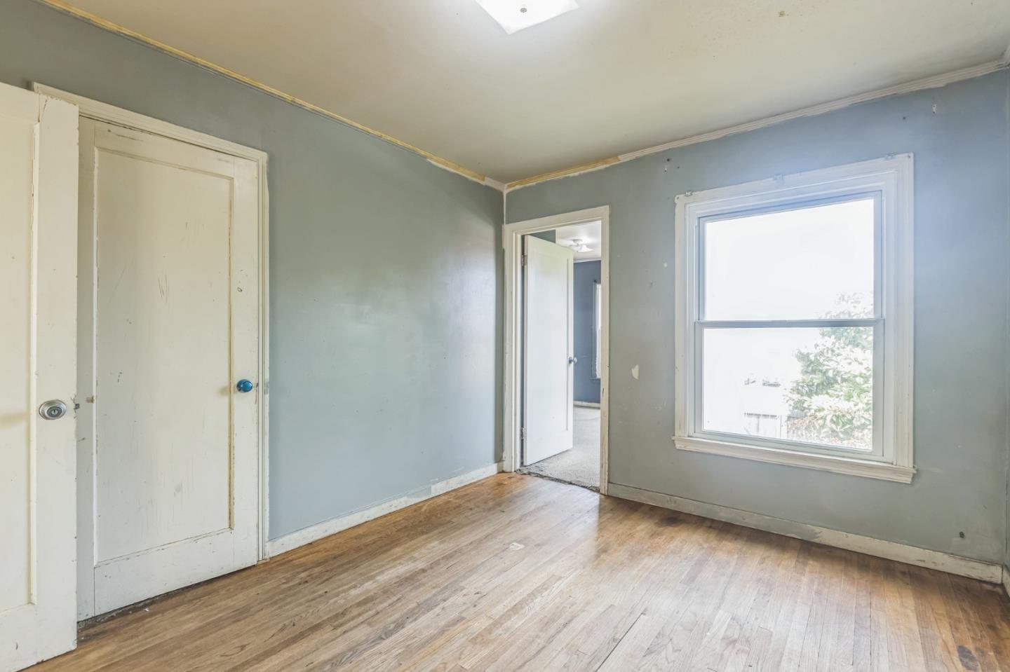 property-img