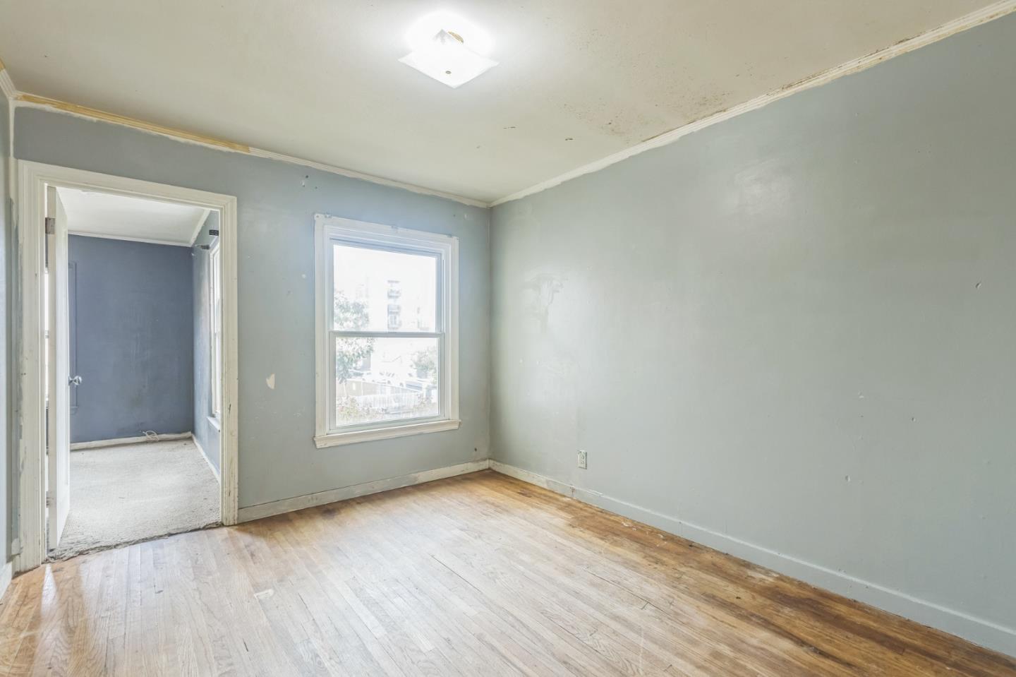 property-img