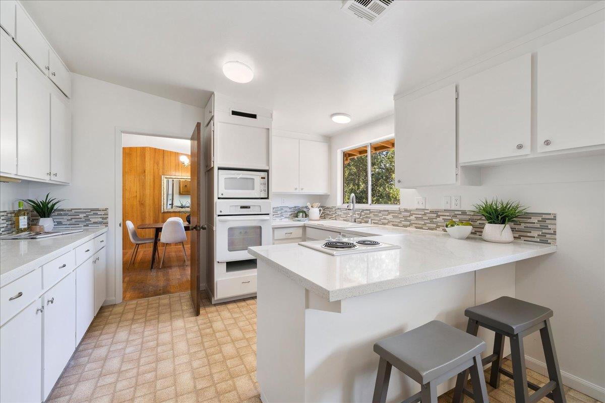 Detail Gallery Image 14 of 47 For 26388 Ginny Ln, Los Altos Hills,  CA 94022 - 5 Beds | 3 Baths