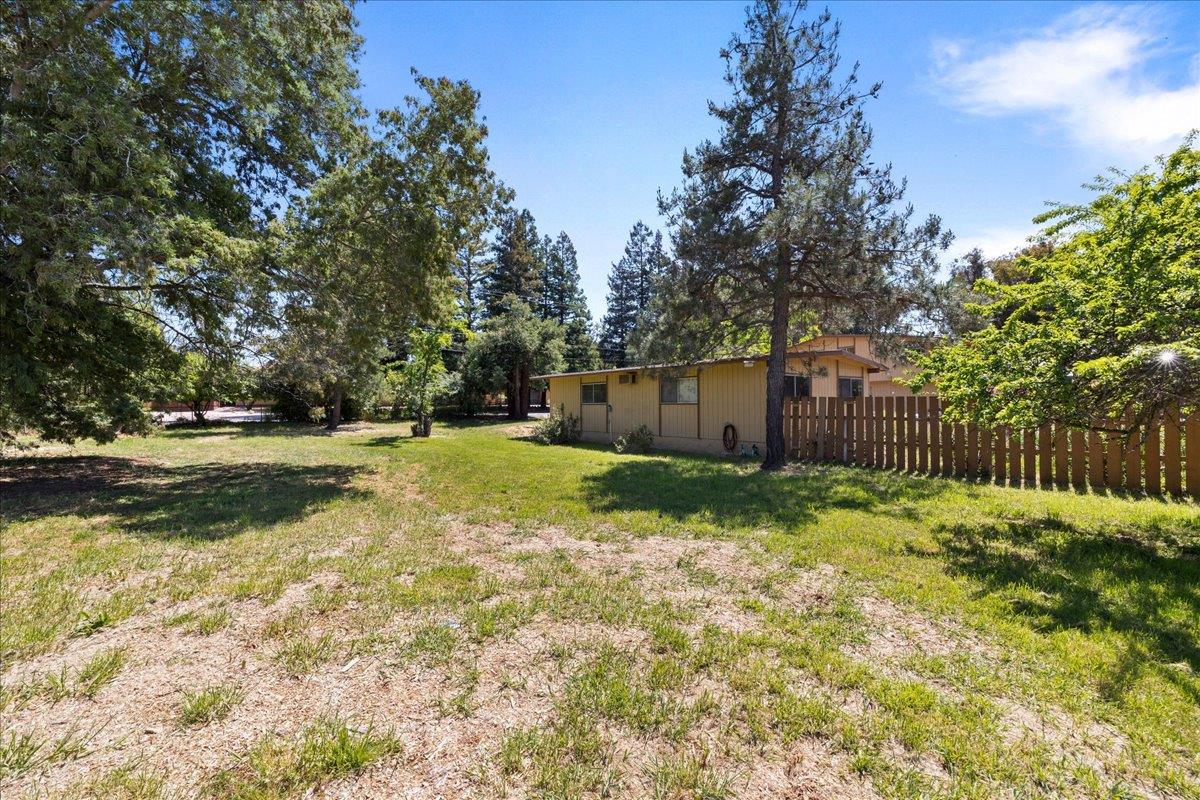 Detail Gallery Image 38 of 47 For 26388 Ginny Ln, Los Altos Hills,  CA 94022 - 5 Beds | 3 Baths
