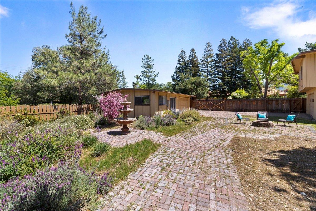 Detail Gallery Image 42 of 47 For 26388 Ginny Ln, Los Altos Hills,  CA 94022 - 5 Beds | 3 Baths