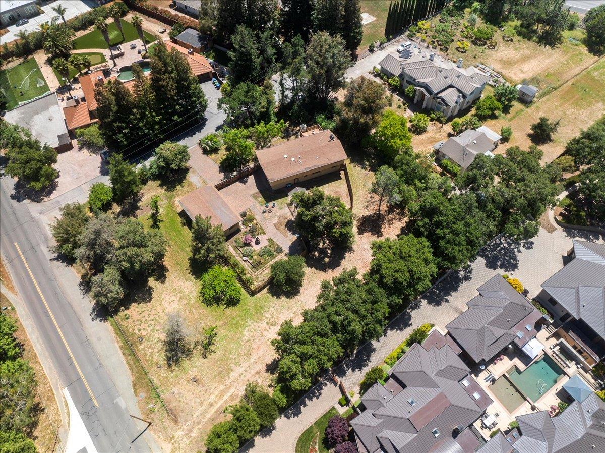 Detail Gallery Image 45 of 47 For 26388 Ginny Ln, Los Altos Hills,  CA 94022 - 5 Beds | 3 Baths
