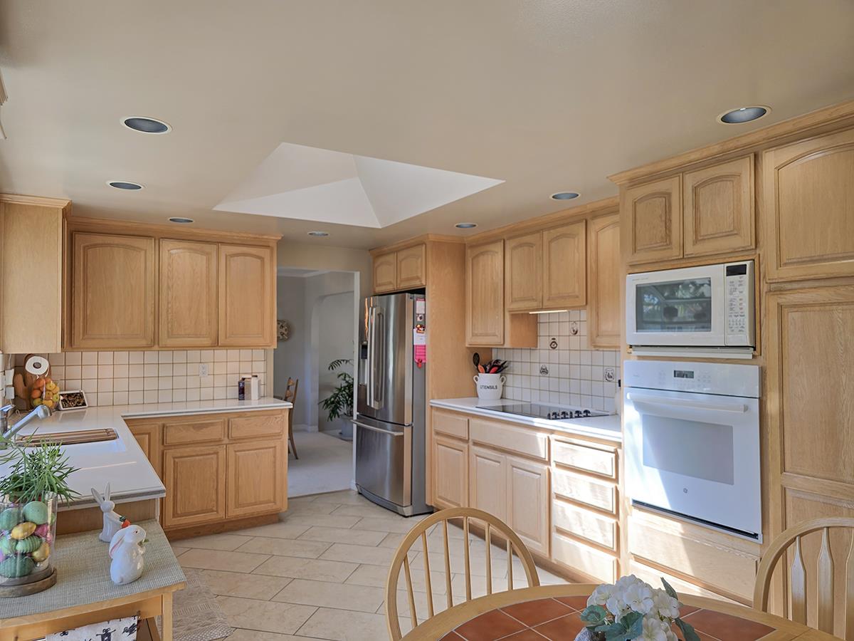 Detail Gallery Image 15 of 52 For 6128 Corte De La Reina, San Jose,  CA 95120 - 4 Beds | 3 Baths
