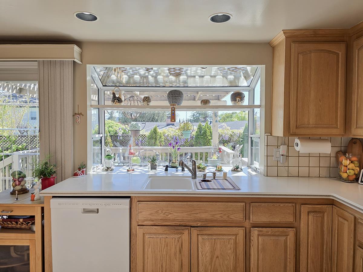 Detail Gallery Image 17 of 52 For 6128 Corte De La Reina, San Jose,  CA 95120 - 4 Beds | 3 Baths