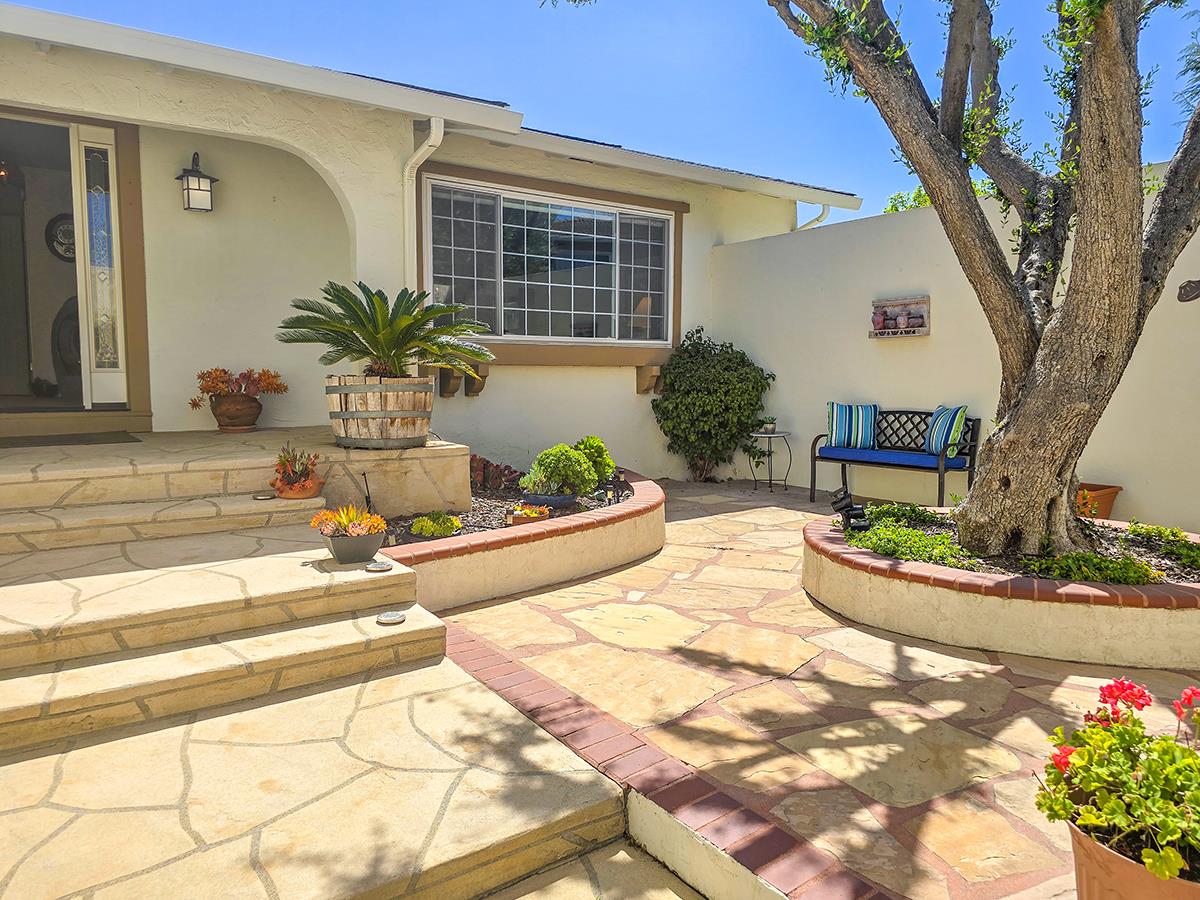 Detail Gallery Image 5 of 52 For 6128 Corte De La Reina, San Jose,  CA 95120 - 4 Beds | 3 Baths