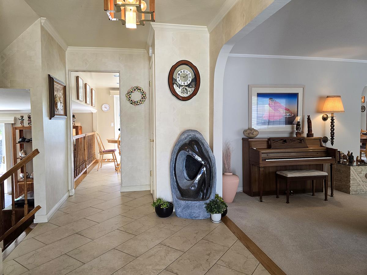 Detail Gallery Image 7 of 52 For 6128 Corte De La Reina, San Jose,  CA 95120 - 4 Beds | 3 Baths